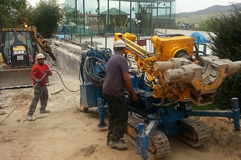 Micropilotes para rehabilitación Hotel la Marina en Mallorca